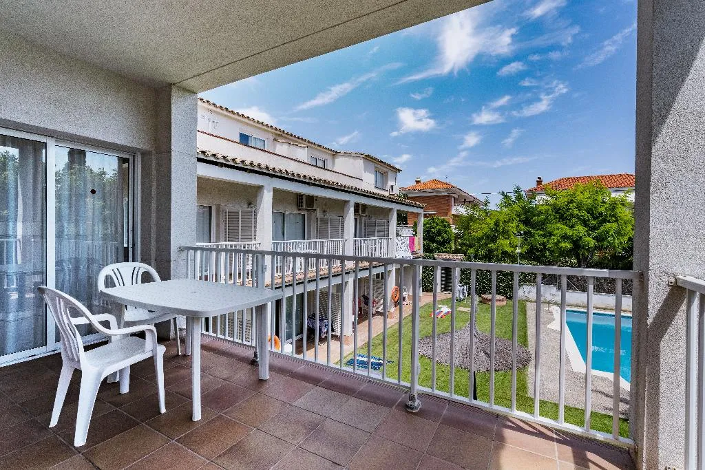 APARTMENT CAPACITY 5 Room, Apartments Sunway Tara, Costa Brava