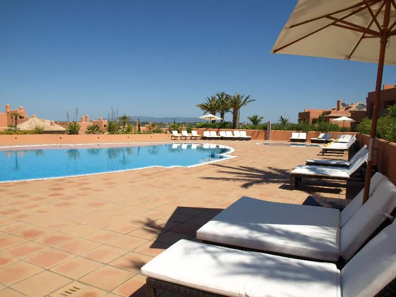 Pool, Amendoeira Golf Resort, Algarve