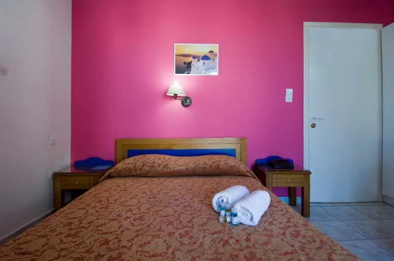 Room, Carolina, Athens