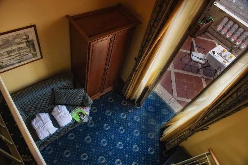 QUADRUPLE DUPLEX Room, Hotel San Giorgio, Rome