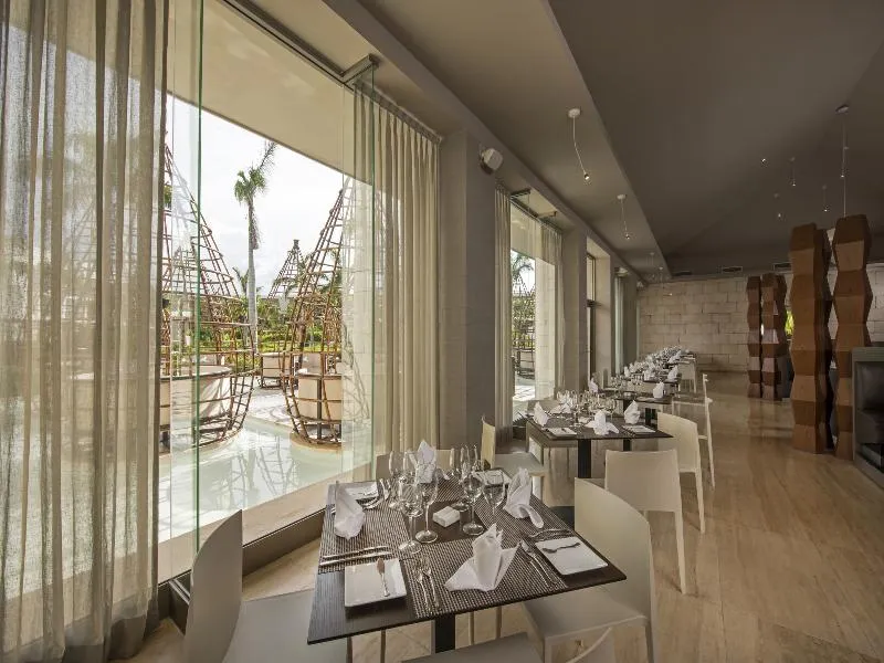 Restaurant, Platinum Yucatan Princess, Playa Del Carmen