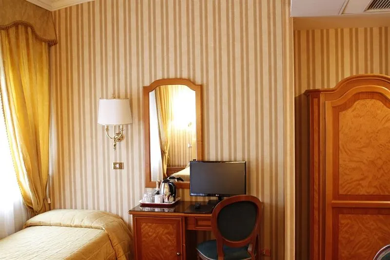 Double or Twin STANDARD Room, Viminale, Rome