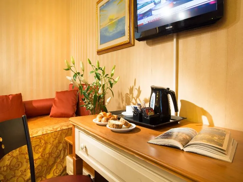 Room, Albergo Montreal, Florence