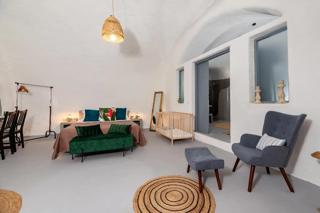 VILLA LUXURY TWO BEDROOMS Room, 1812 Caves 'n Mansion, Santorini