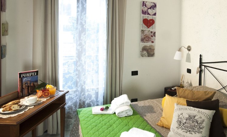 B&B Elena, Naples