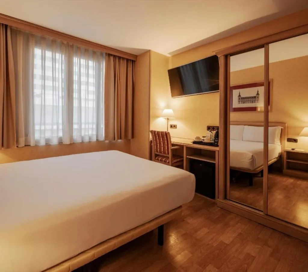 SINGLE SUPERIOR Room, BYPILLOW Castellana, Madrid