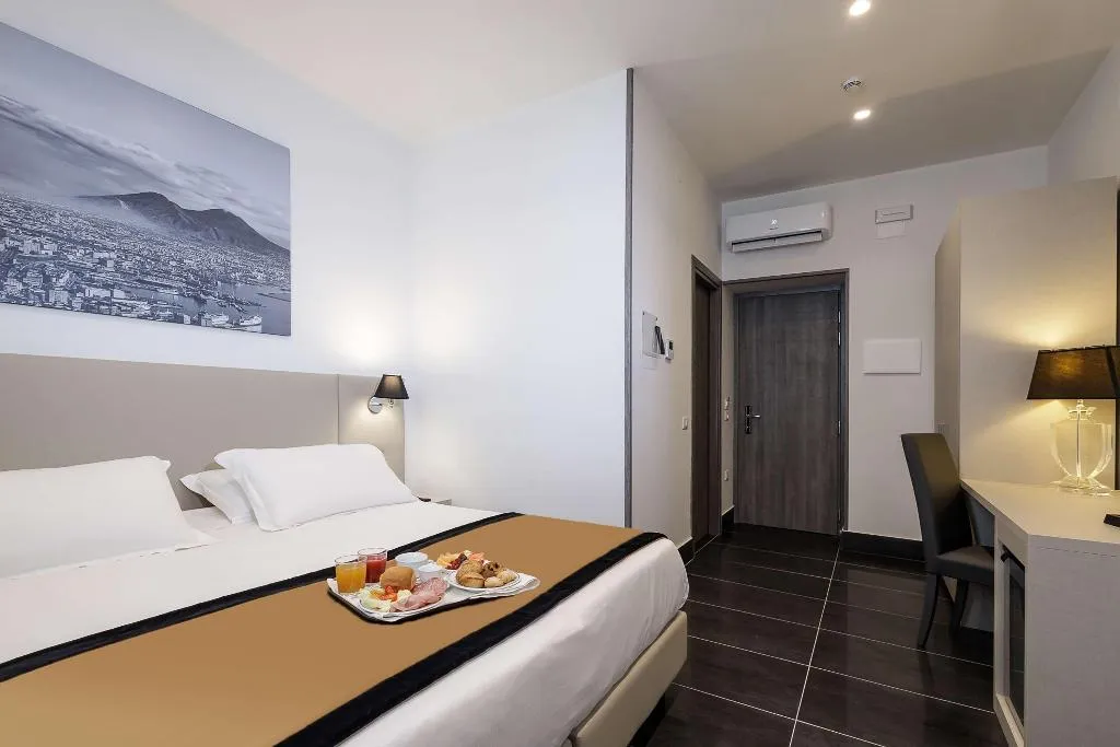 FAMILY ROOM NON SMOKING Room, Best Western Hotel dei Mille, Naples