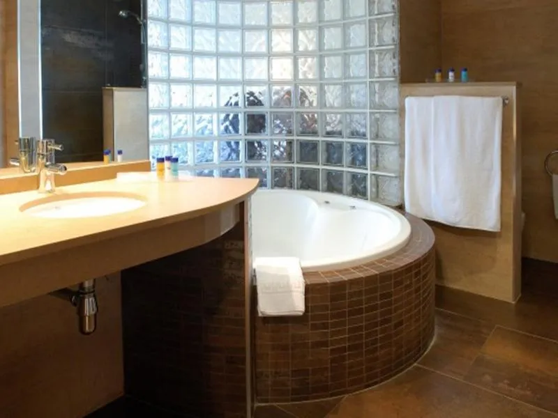 Room, Samba, Costa Brava