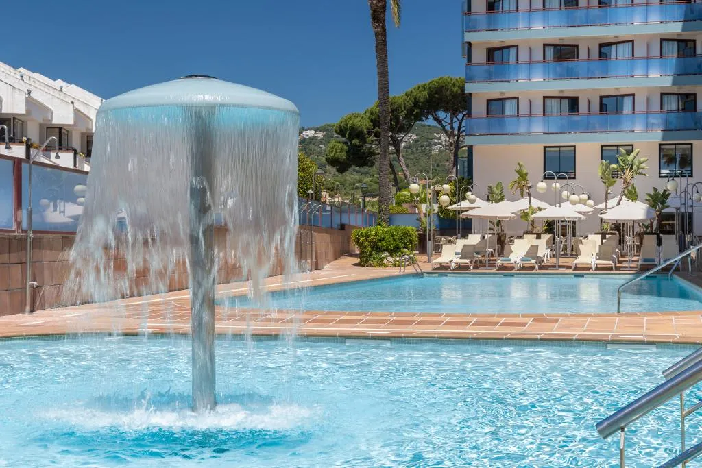 Pool, htop Jadhe, Costa Brava