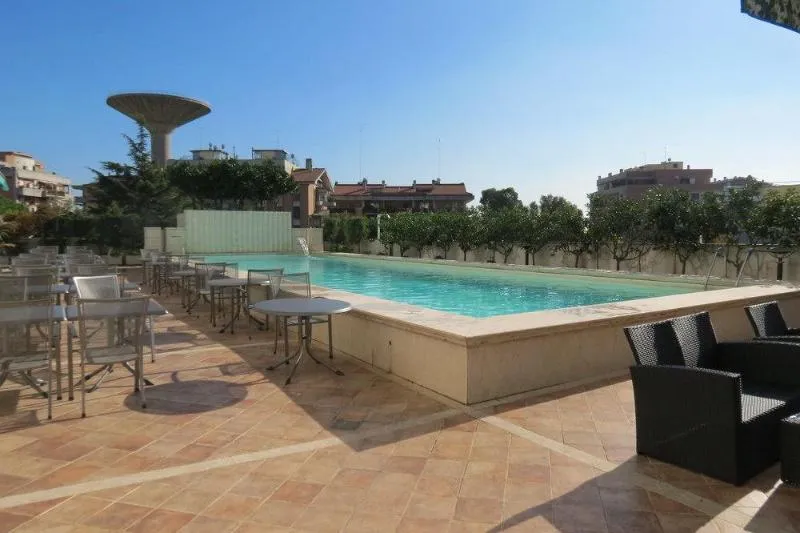 Pool, Enea, Rome