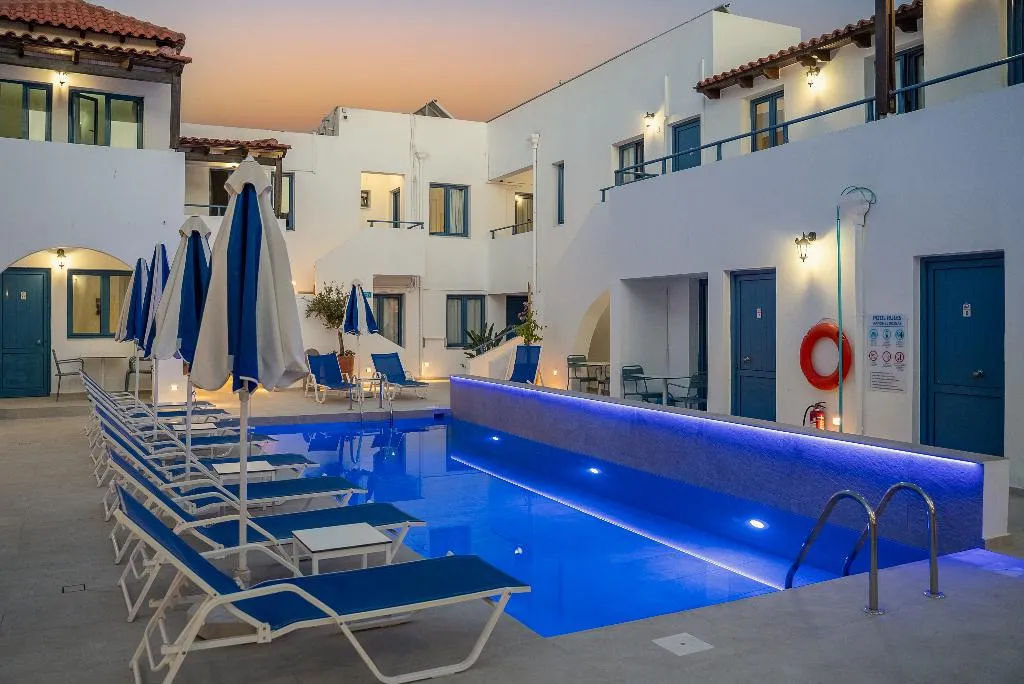 Pool, Iliana, Crete