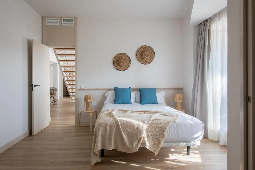 APARTMENT DELUXE TWO BEDROOM Room, Libere Malaga Plaza Del Siglo, Costa Del Sol