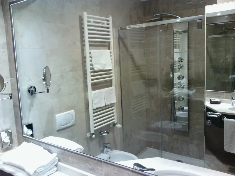 Room, Raya Hotel Motel, Milan