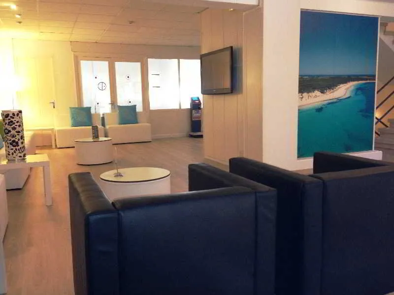 Room, Gracia, Majorca