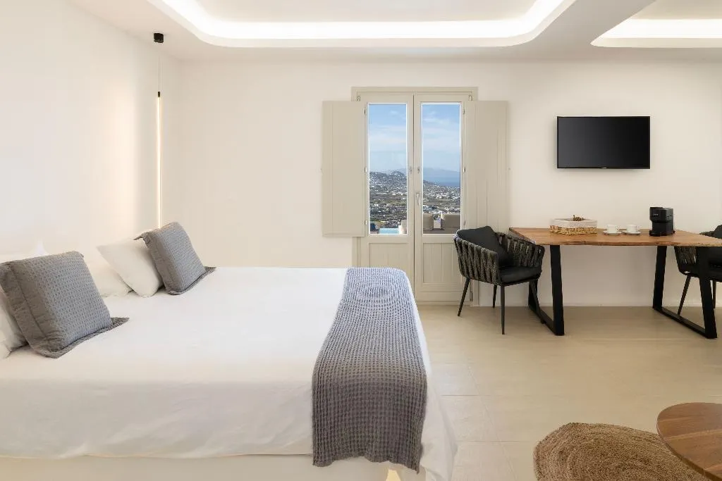 SUITE DELUXE GARDEN VIEW Room, Zannos Melathron Hotel By Omilos Hotels, Santorini