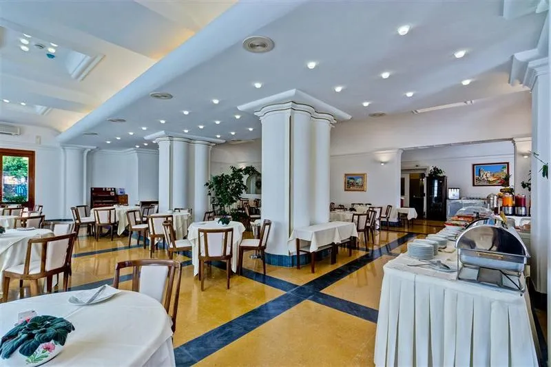 Restaurant, Hotel Syrene Capri, Naples