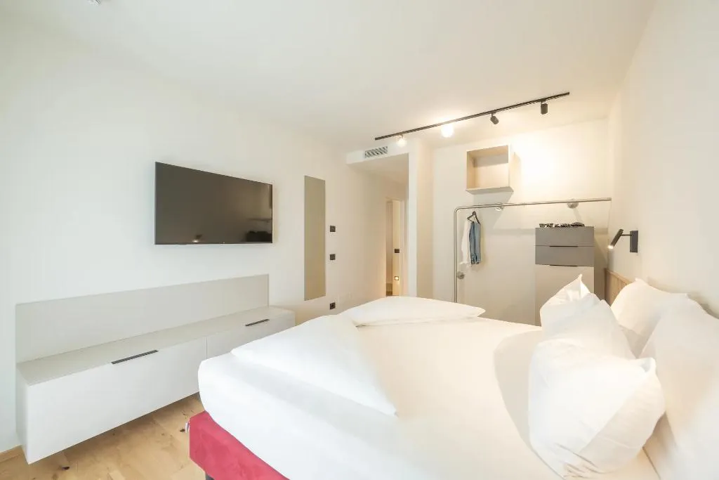 APARTMENT ONE BEDROOM WITH TERRACE Room, Ètra Suites & Apartments, Milan