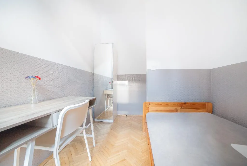 SINGLE WITH SHARED BATHROOM Room, Dizzy Daisy Hostel, Krakow