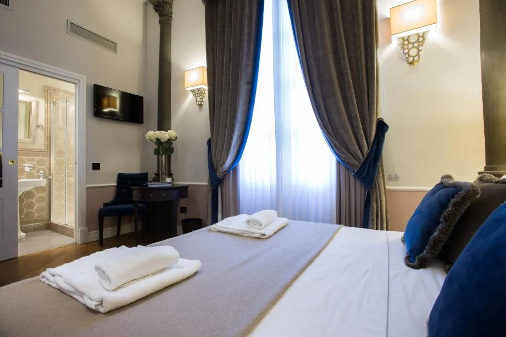 DOUBLE STANDARD Room, Palazzo Roselli Cecconi, Florence
