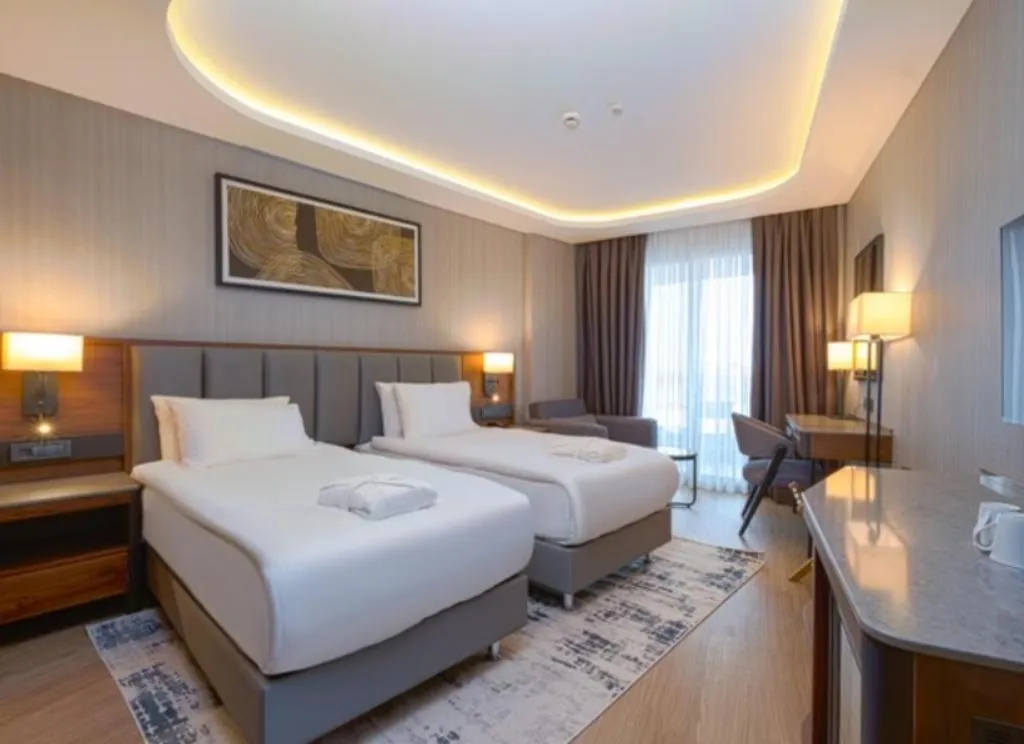 FAMILY ROOM DELUXE MOUNTAIN VIEW Room, Azura World Hotel, Antalya
