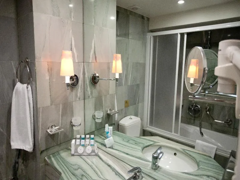Double or Twin STANDARD Room, Hera Hotel, Athens