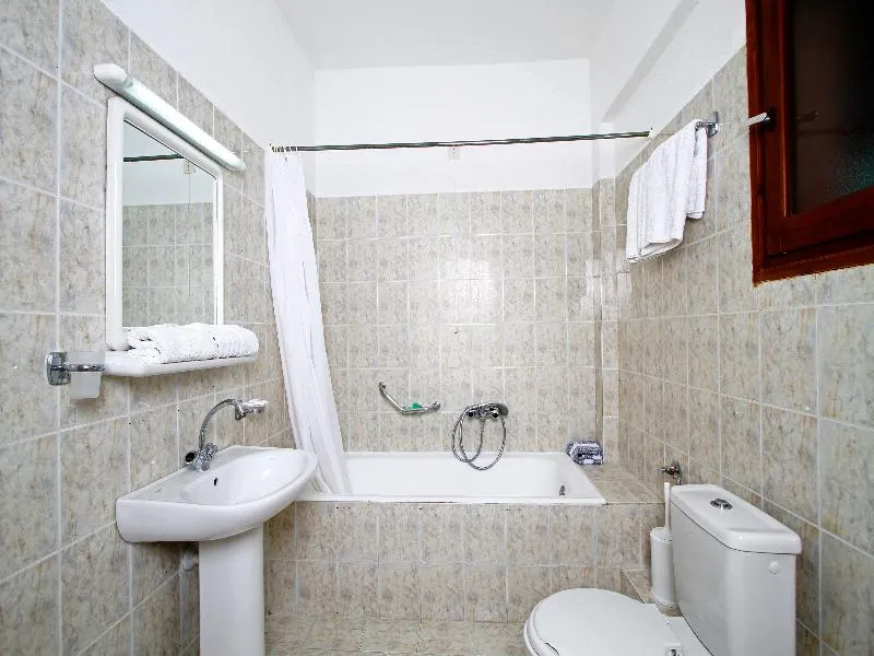 Room, Bintzan Inn, Corfu