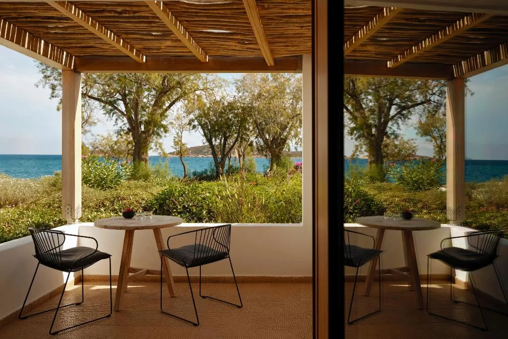 BUNGALOW SEA FRONT Room, Minos Beach Art Hotel, a Member of Design Hotels, Crete