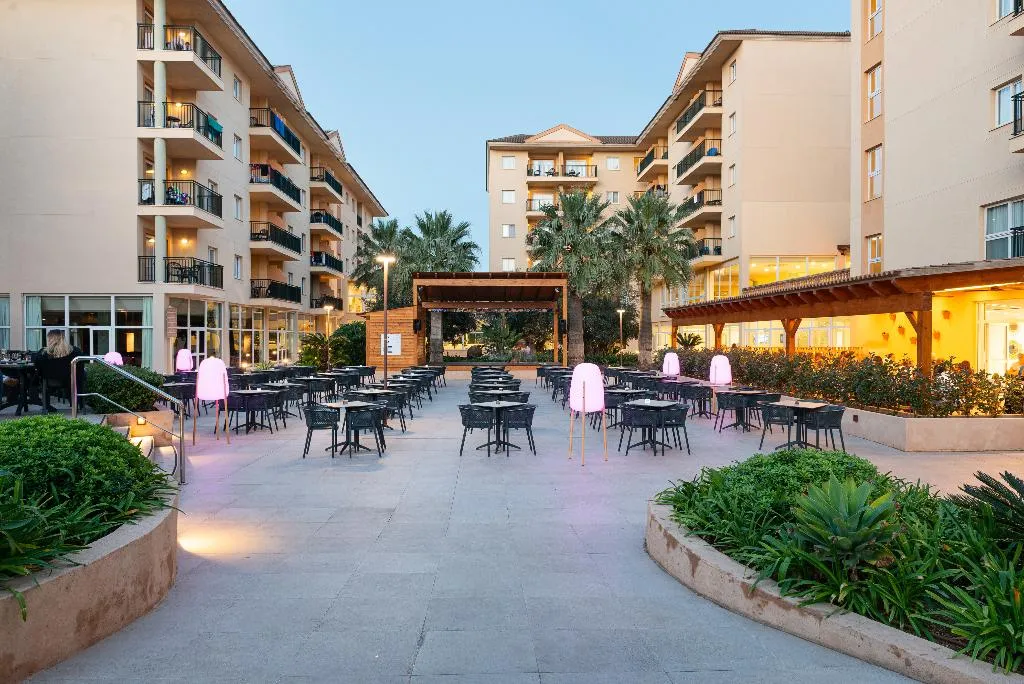 Terrace, Aparthotel Can Picafort Palace, Majorca