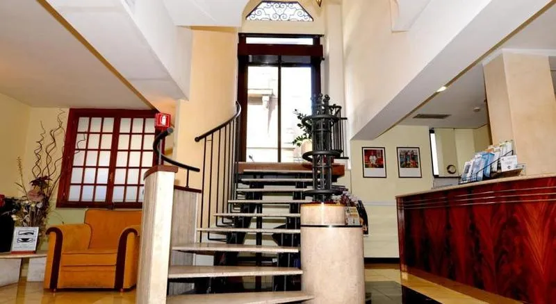 Lobby, Executive, Rome