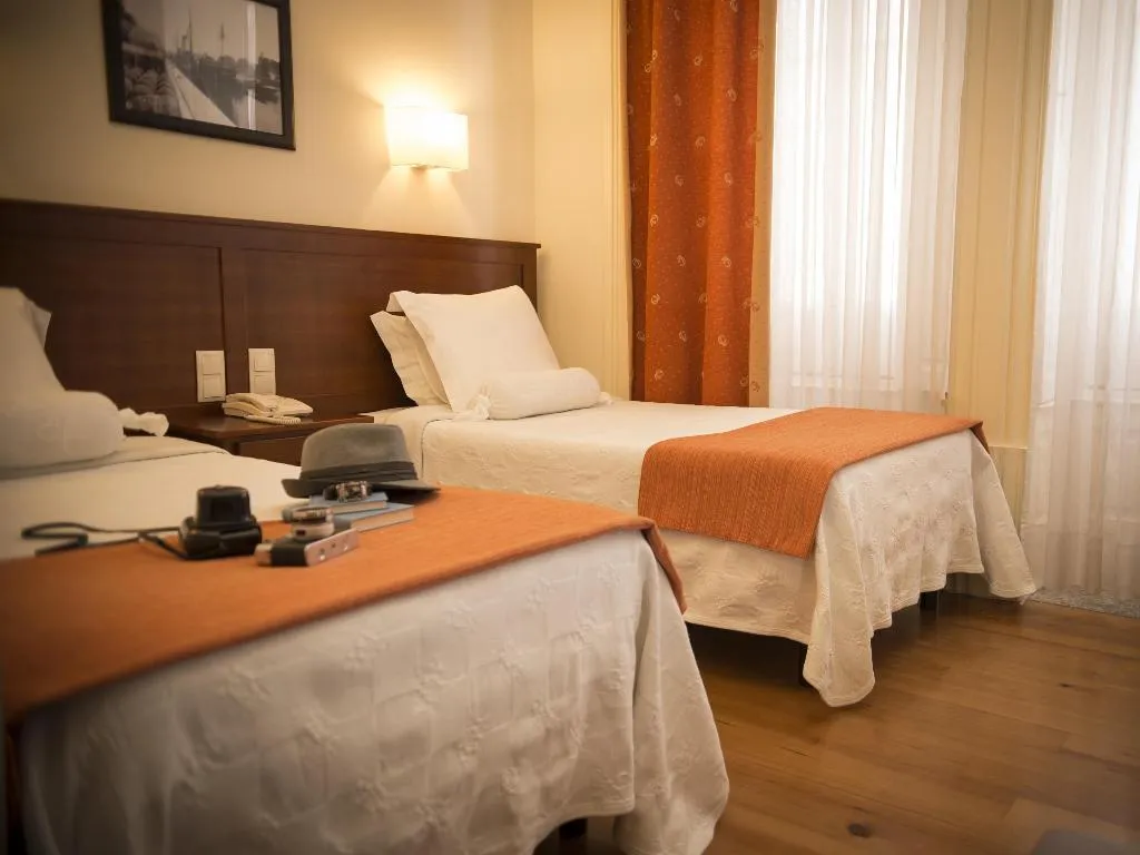 DOUBLE STANDARD Room, Aliados, Porto
