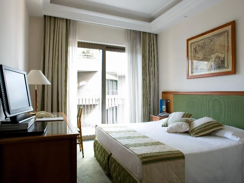 Double or Twin CLASSIC Room, Royal Continental, Naples