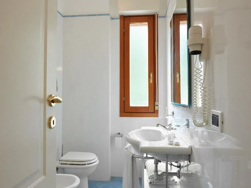 TRIPLE STANDARD Room, Punta Nord-Est, Palermo
