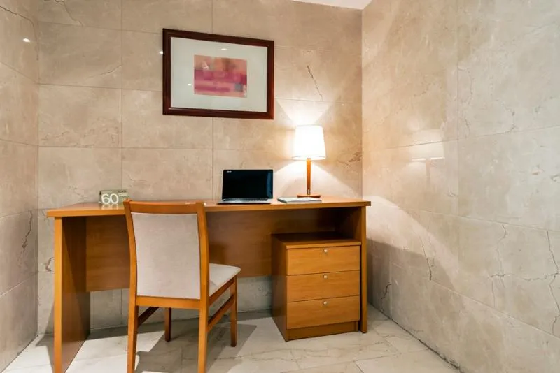 JUNIOR SUITE STANDARD Room, Exe Gran Hotel Almenar, Madrid