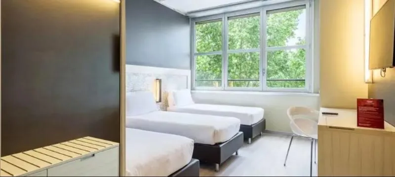 TRIPLE STANDARD Room, B&B Hotel Milano Aosta, Milan