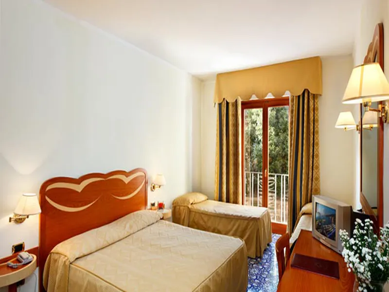 TRIPLE STANDARD Room, Albatros, Naples