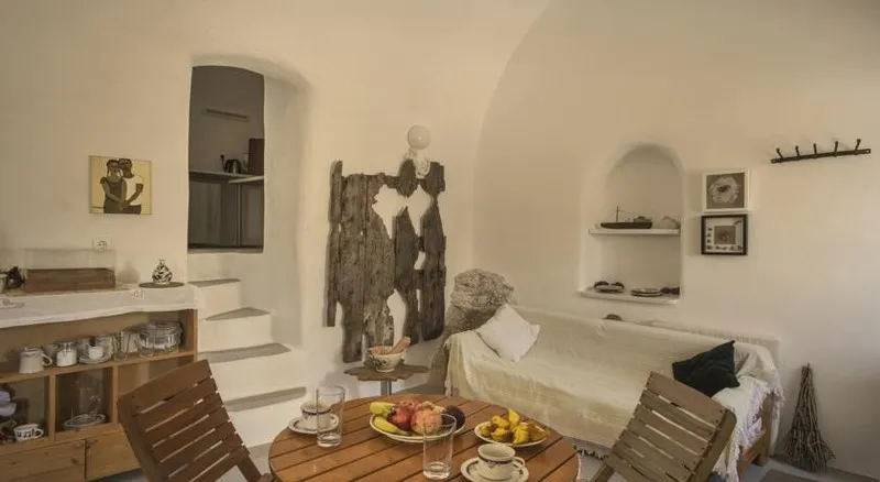 Room, Mesana Traditional Stone Houses, Santorini