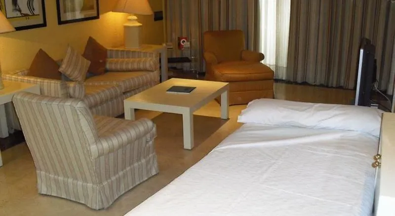 QUADRUPLE STANDARD Room, La Moraleja, Madrid