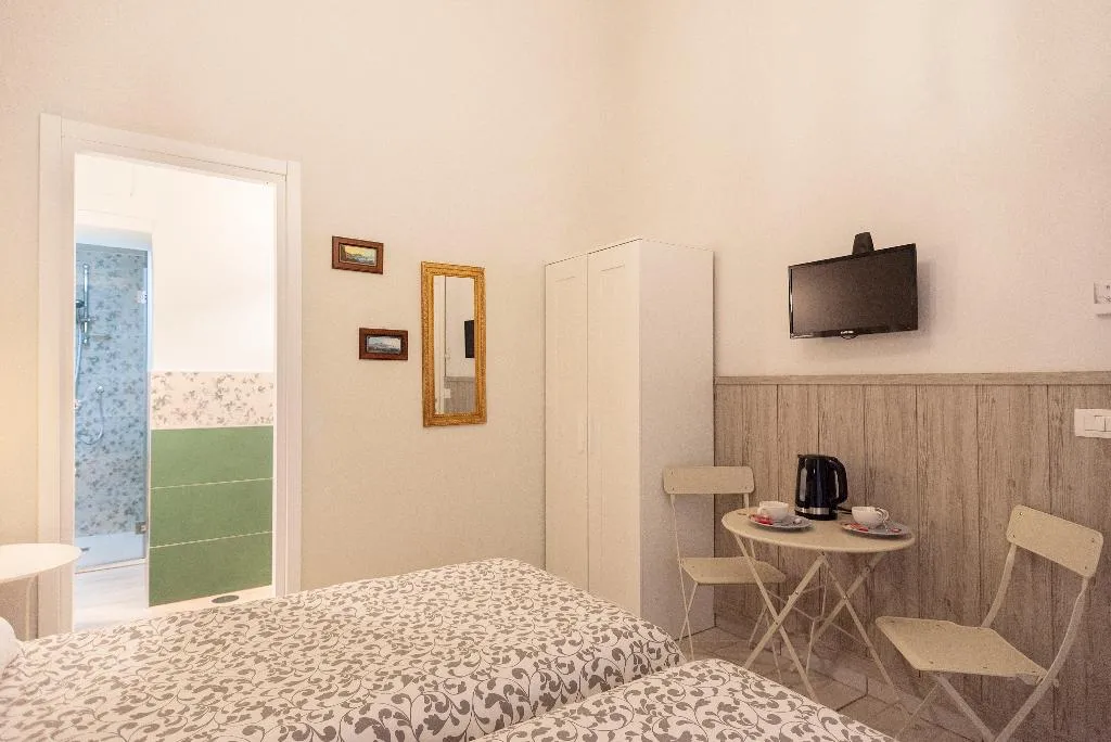 Double or Twin STANDARD Room, B&B Dei Decumani di Napoli, Naples