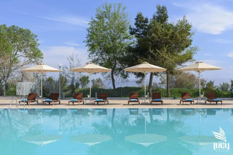 Pool, Lucy, Thessaloniki