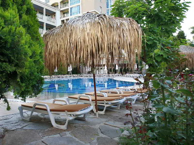 Pool, Alba, Bourgas