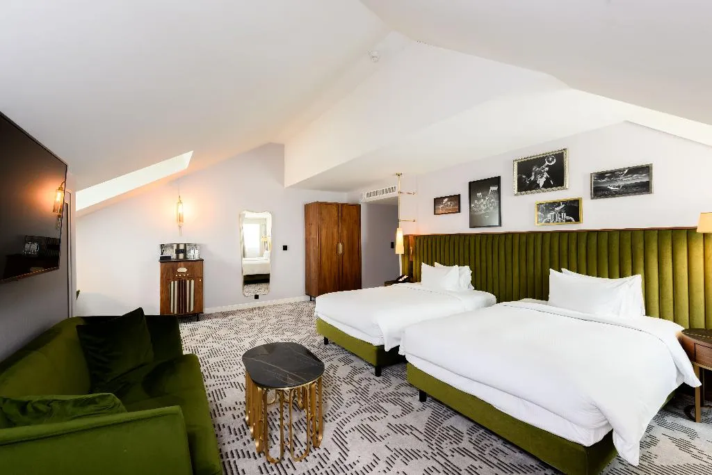DOUBLE DELUXE TWO DOUBLE BEDS Room, Hotel Saski Krakow, Curio collection by Hilton, Krakow