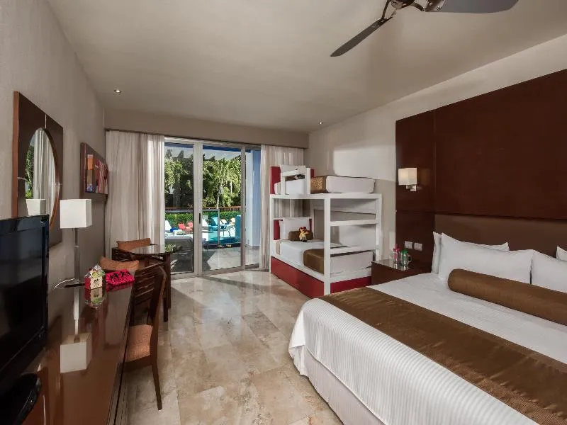 FAMILY ROOM STANDARD Room, Family Club Princess, Playa Del Carmen