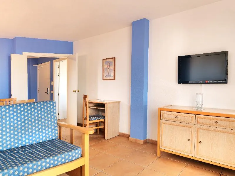 APARTMENT CAPACITY 7 THREE BEDROOMS Room, Oro Blanco Apartments, Tenerife