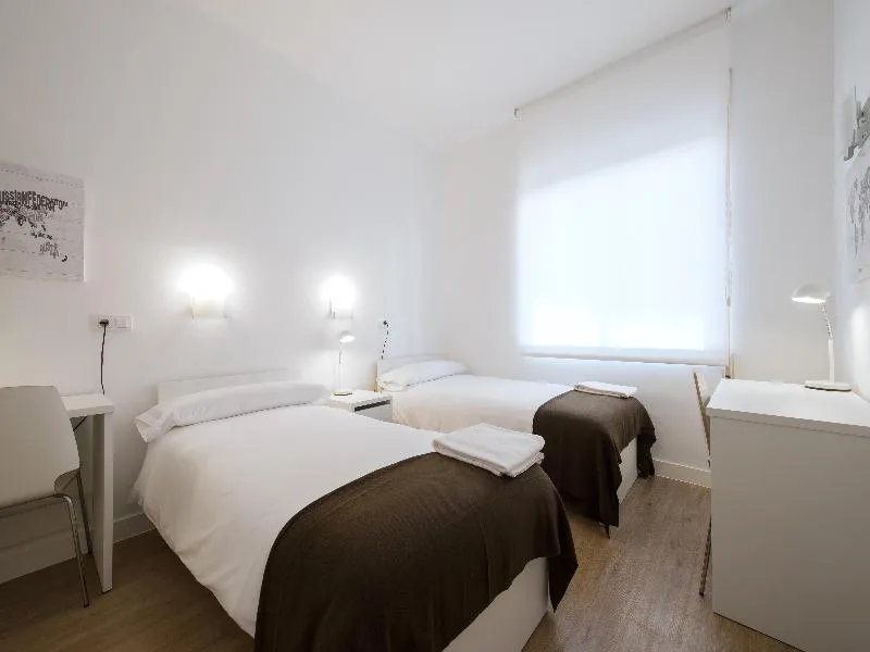 DOUBLE STANDARD Room, NeoMagna Madrid, Madrid