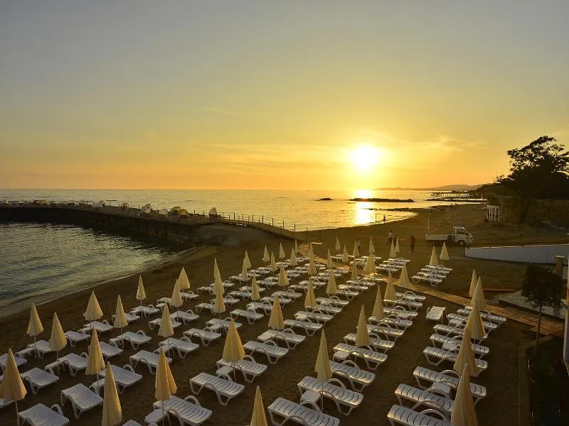 Beach, Azura Deluxe Resort & Spa Avsallar, Antalya