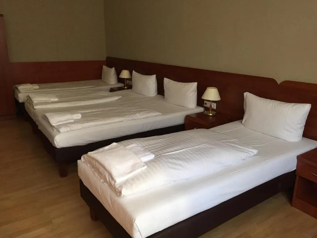 TRIPLE STANDARD Room, Astrid, Berlin
