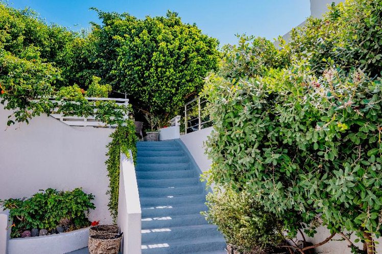 Kamarela Studios, Santorini