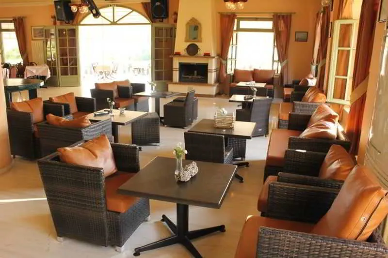 Bar, Oskars Studios & Apartments, Kefallinia