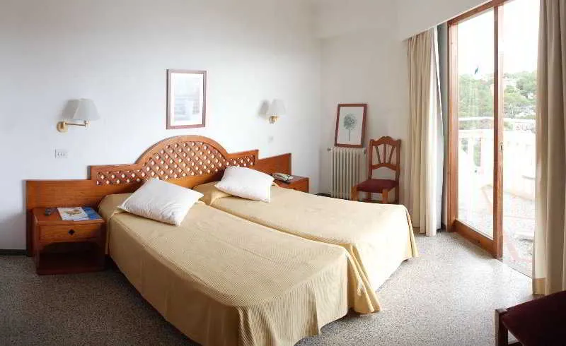 Room, Pinos Playa Hotel, Majorca