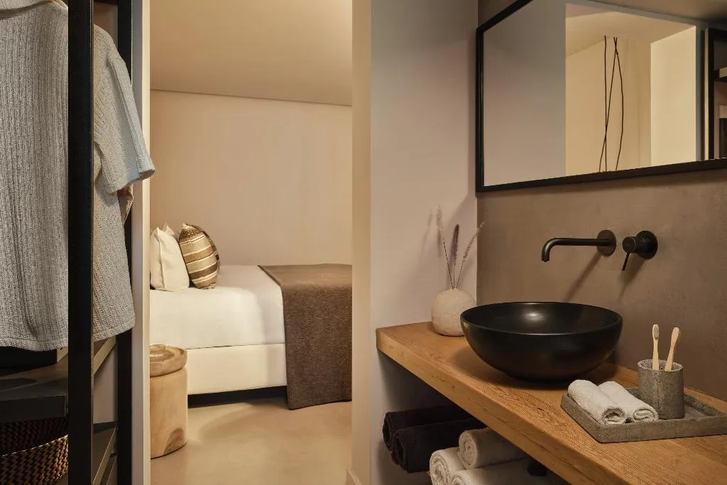 BUNGALOW SEA FRONT Room, Minos Beach Art Hotel, a Member of Design Hotels, Crete